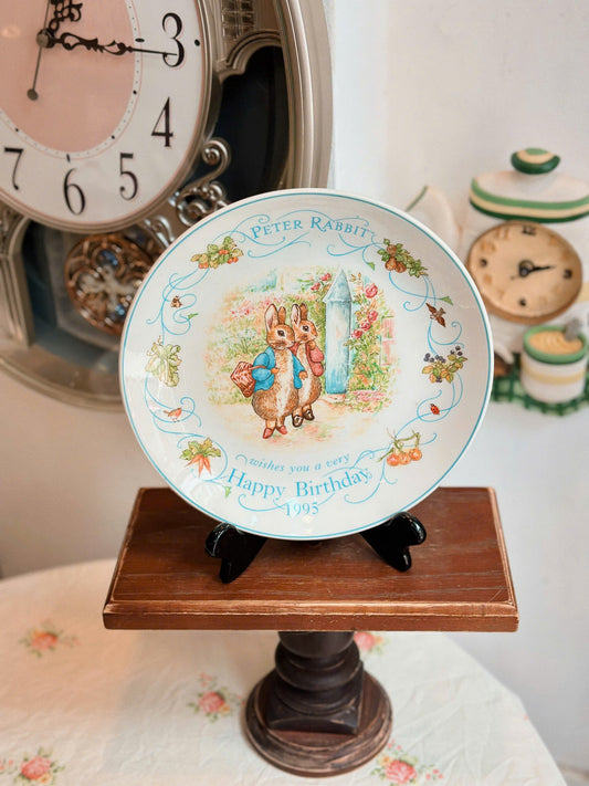 Wedgwood Peter Rabbit “wishes you a very Happy Birthday 1995” Plate