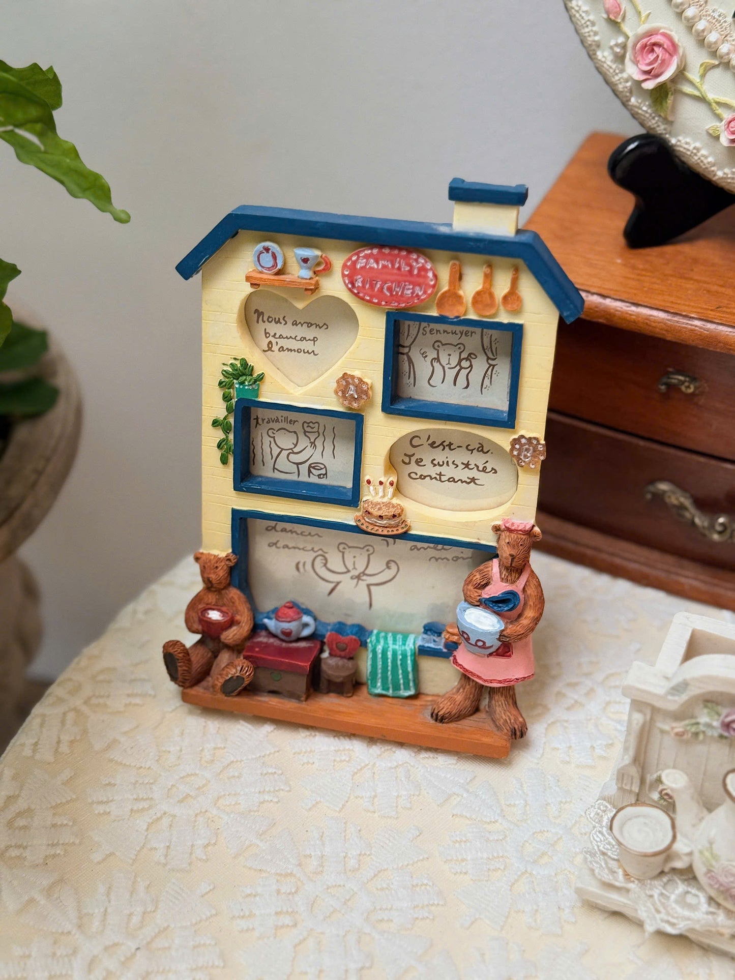 Family Bear Vintage Frame