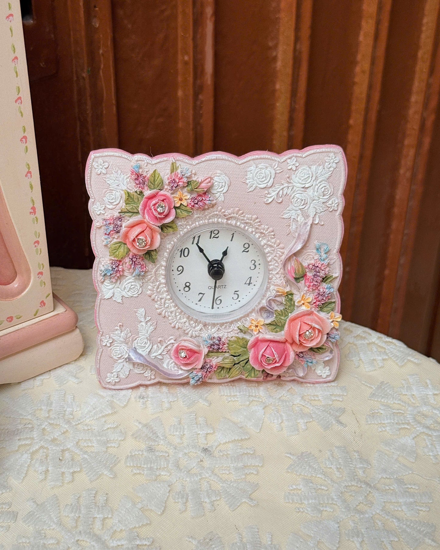 Vintage Floral Pattern Table Clock
