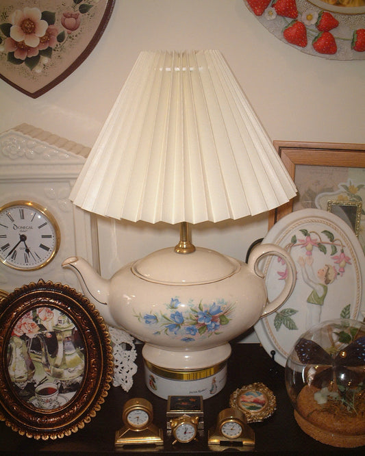 Sadler Teapot Lamp