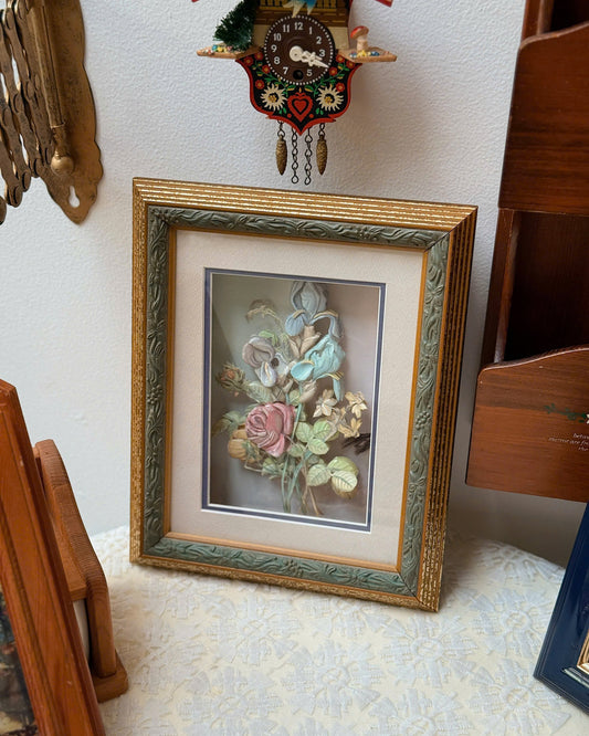 Vintage Bouquet Paper Tole Wooden Frame