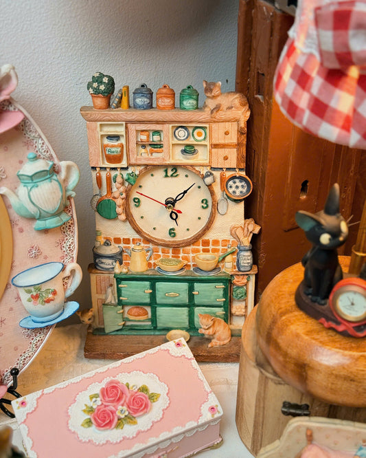 Vintage Cottage Kitchen Clock