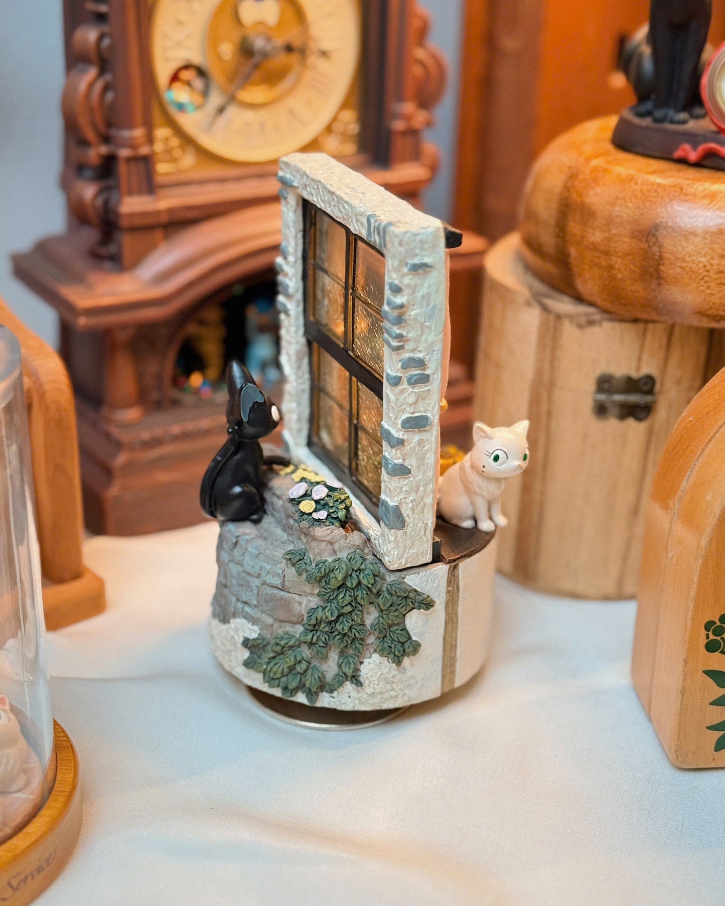 Jiji & Lily Cat Music Box