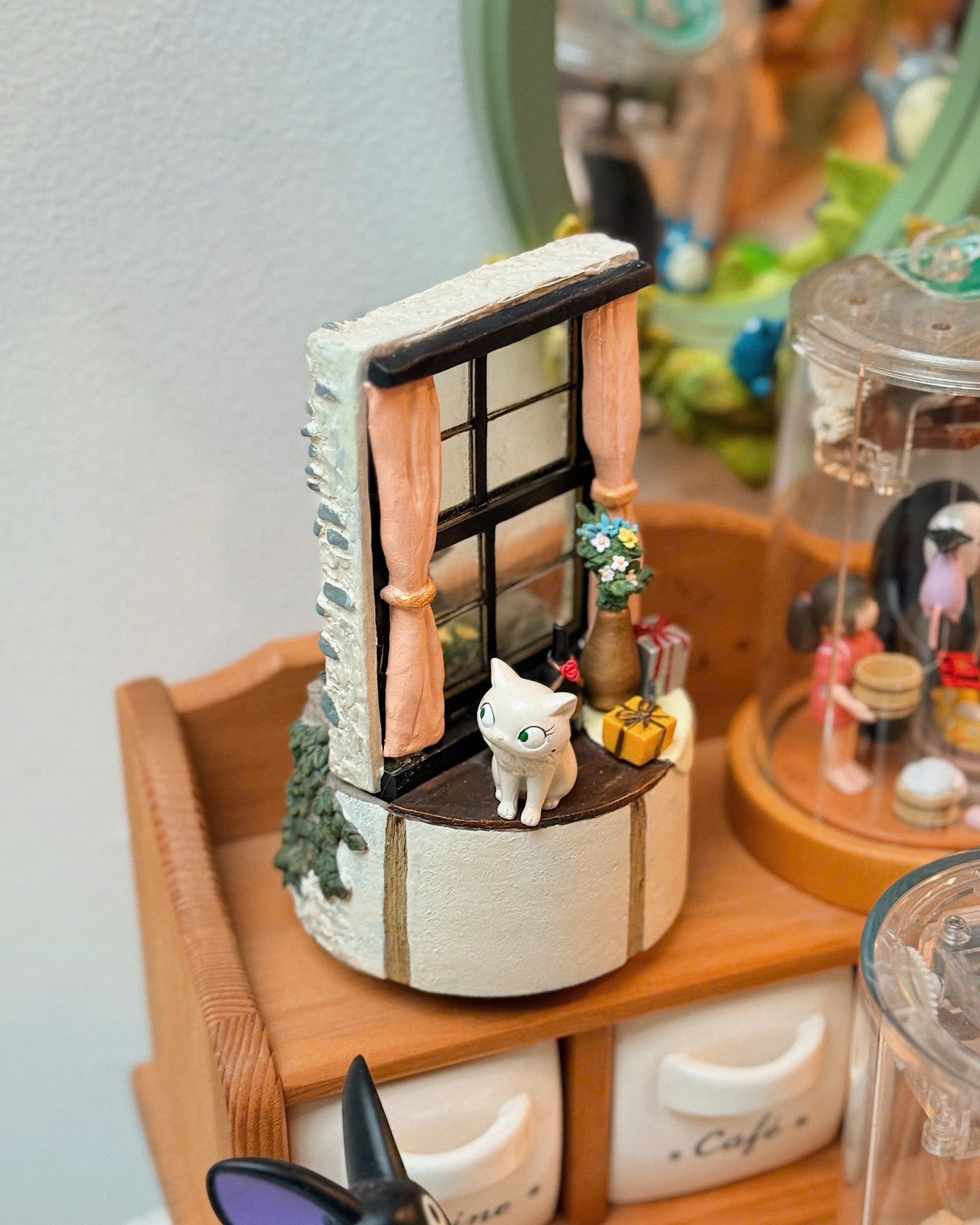 Jiji & Lily Cat Music Box