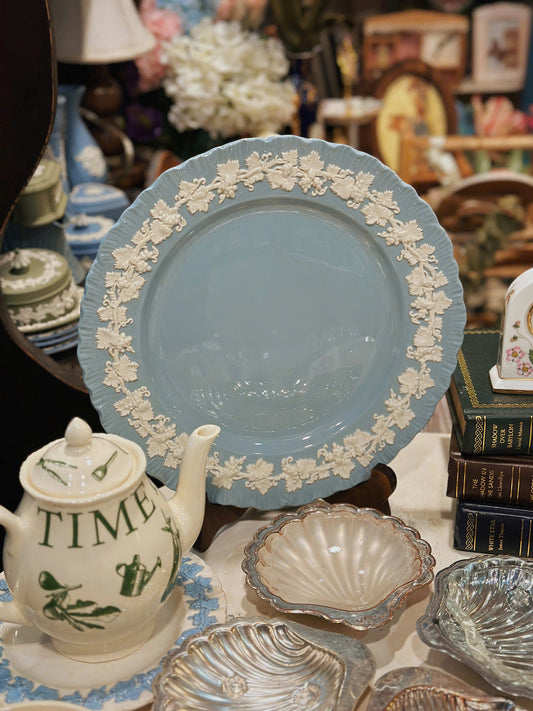 Dĩa xanh viền hoa nổi - WEDGWOOD QUEENSWARE