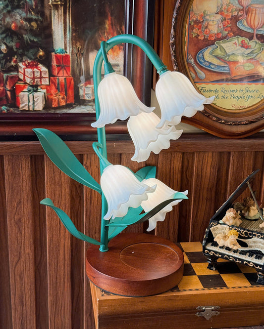 Vintage Lily Lamp (White Lampshade)
