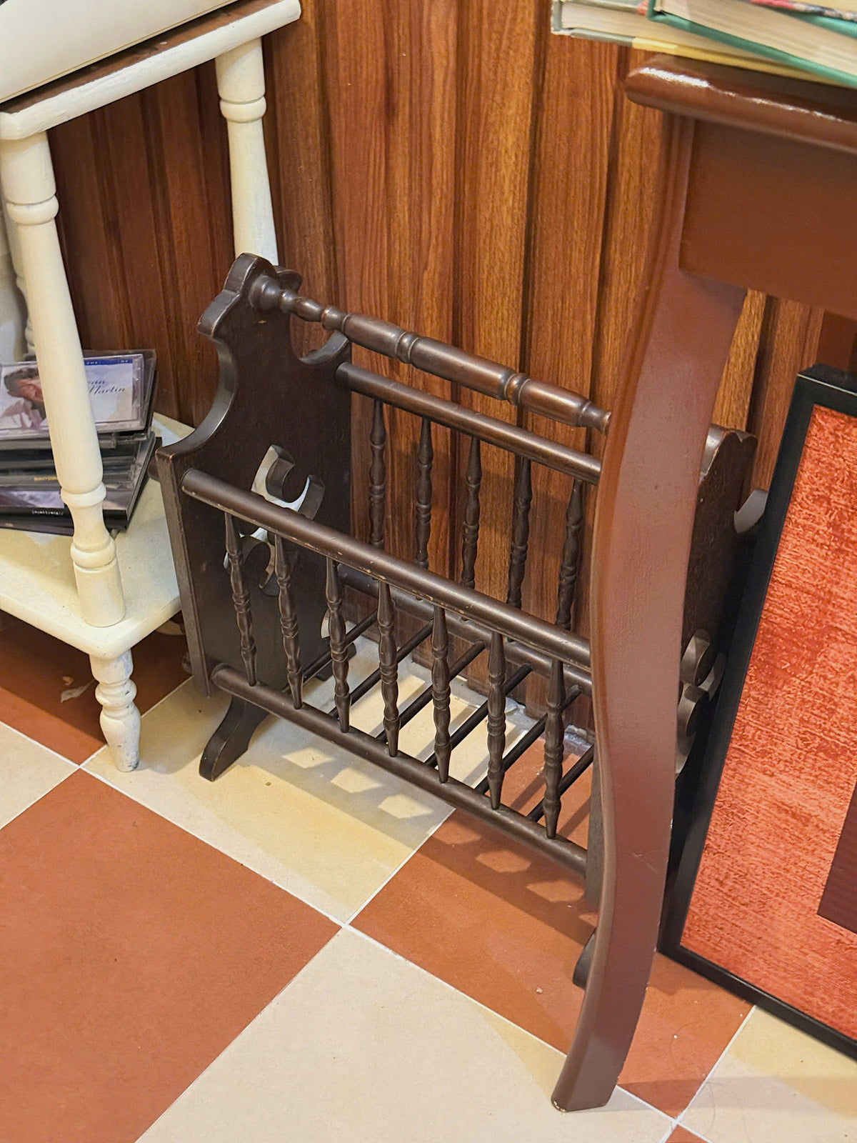 Classic-style Wooden Bookshelf