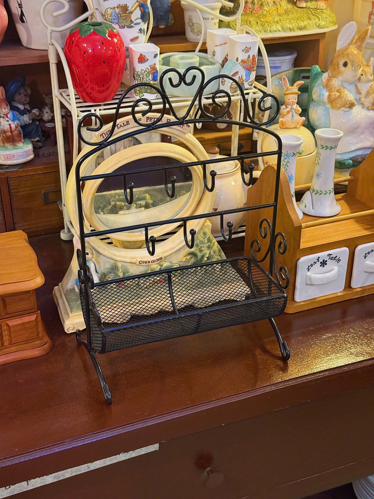 Antique-Style Metal Hanging Rack
