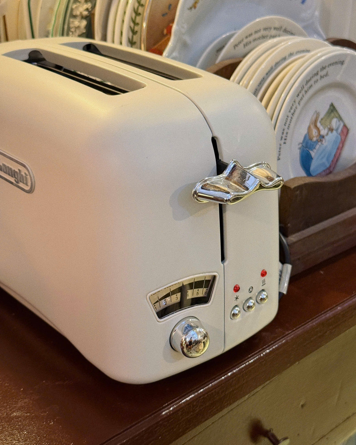De 'Longhi Vintage Cream Toaster