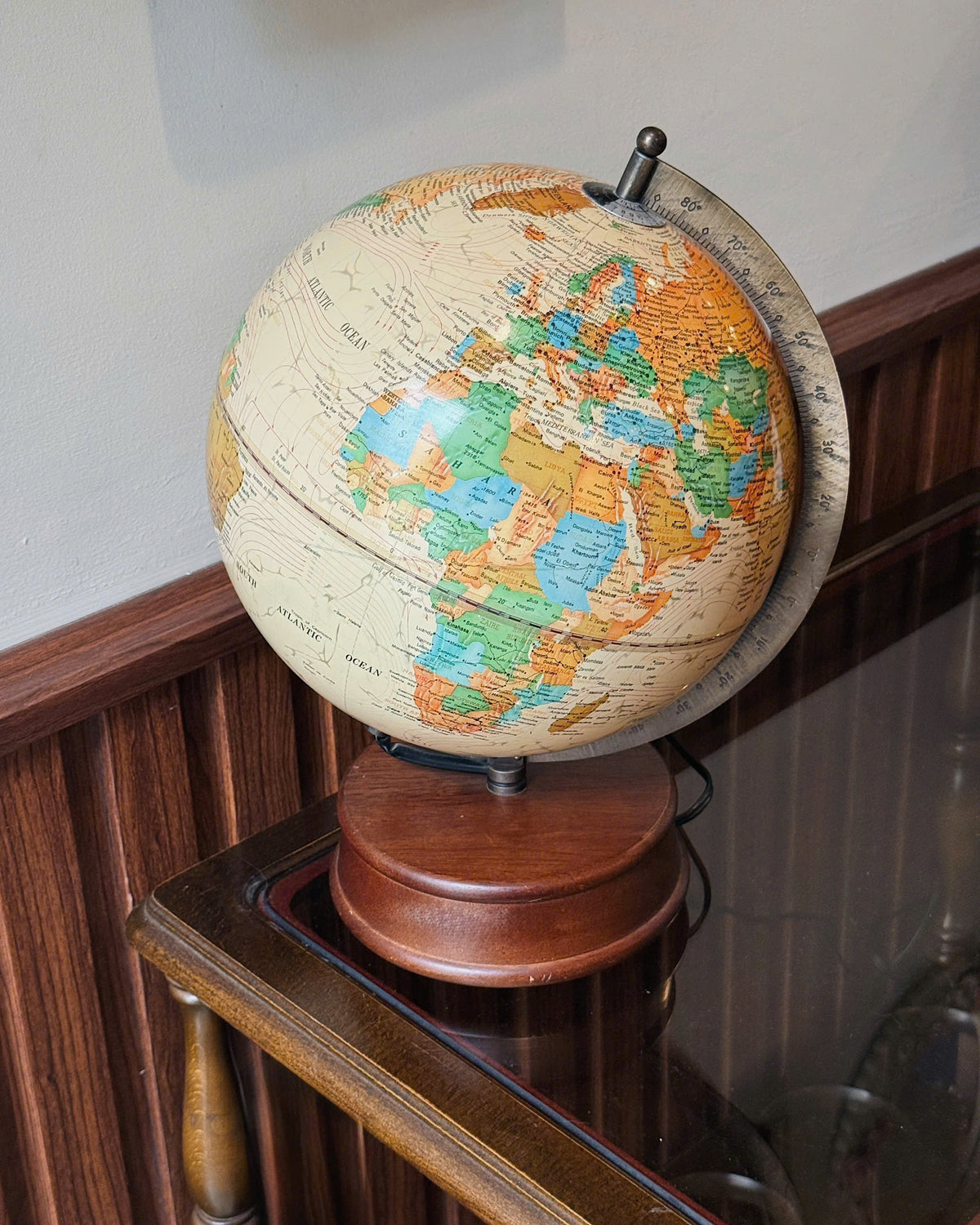 Vintage World Map Globe Lamp