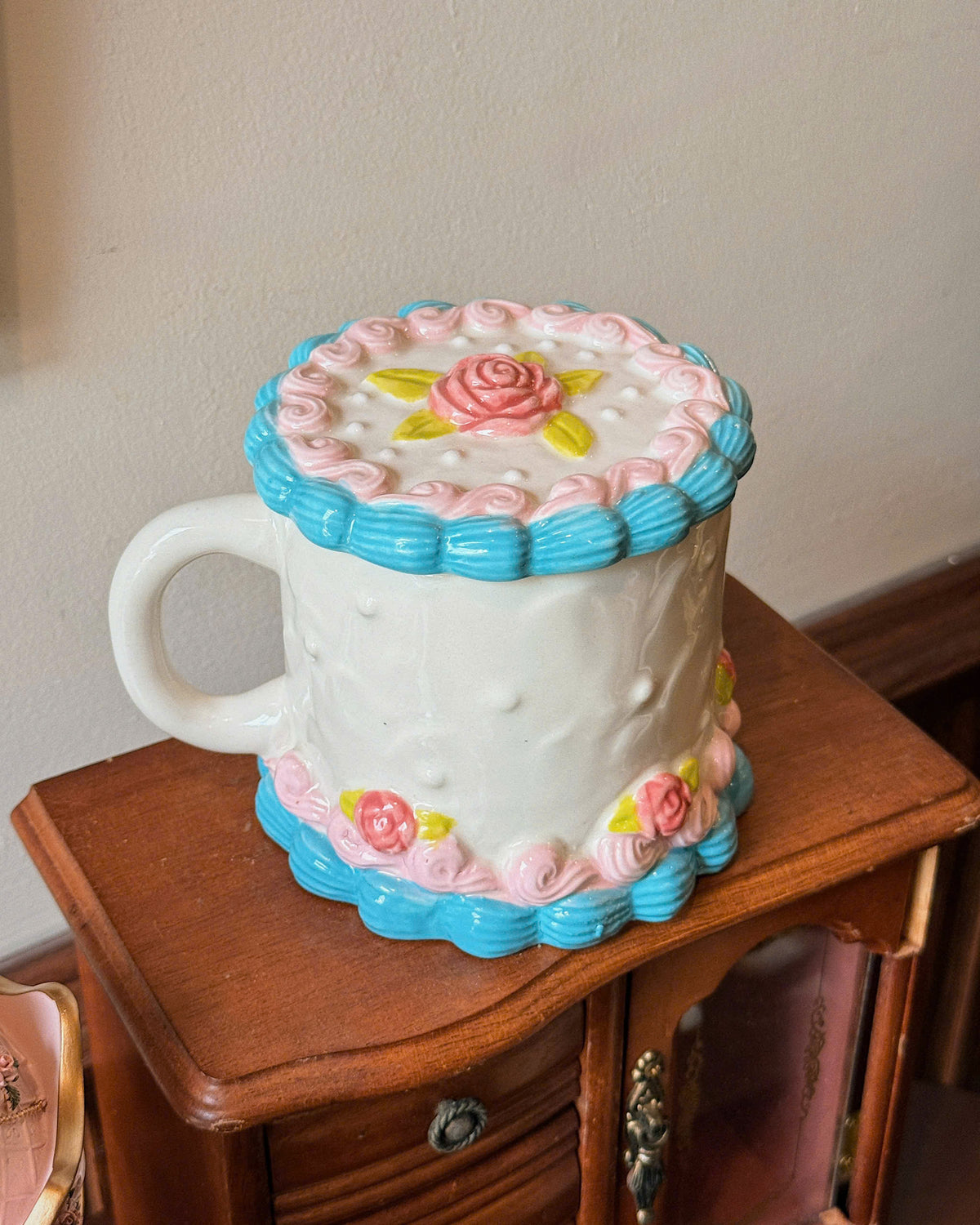 Vintage Cake Ceramic Mug