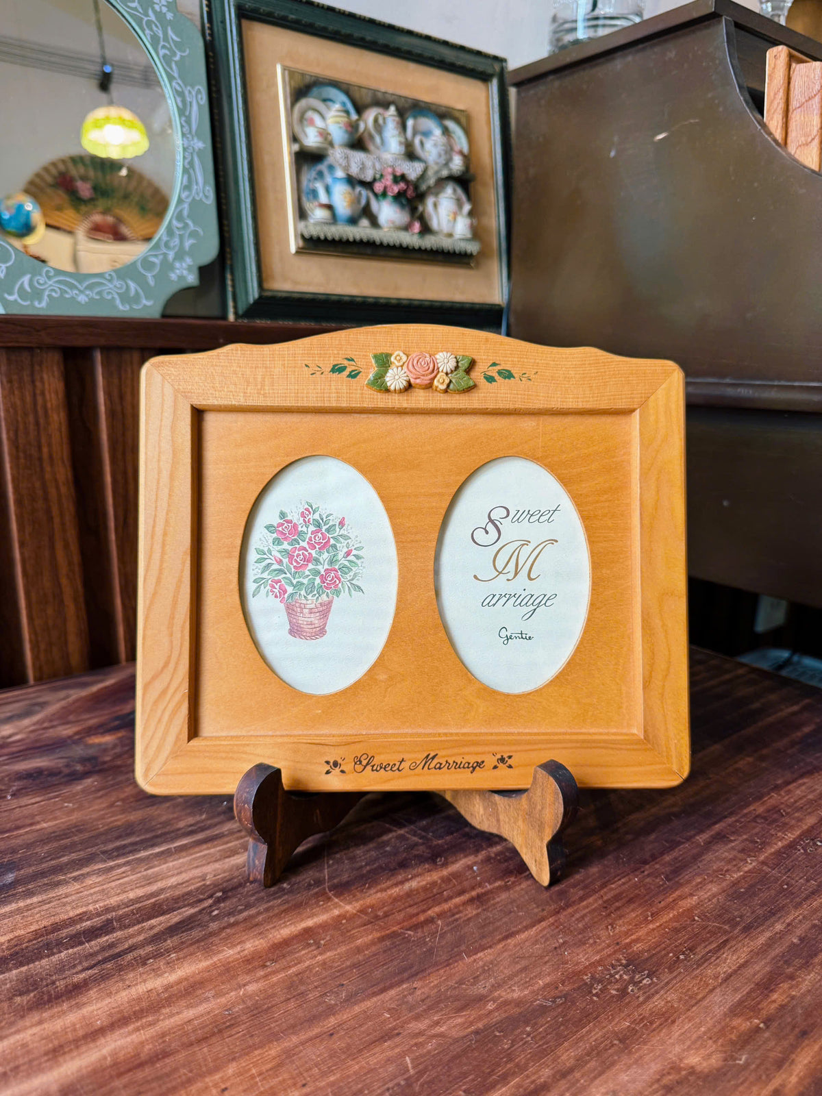 Wooden Photo Frame With Floral Patterns