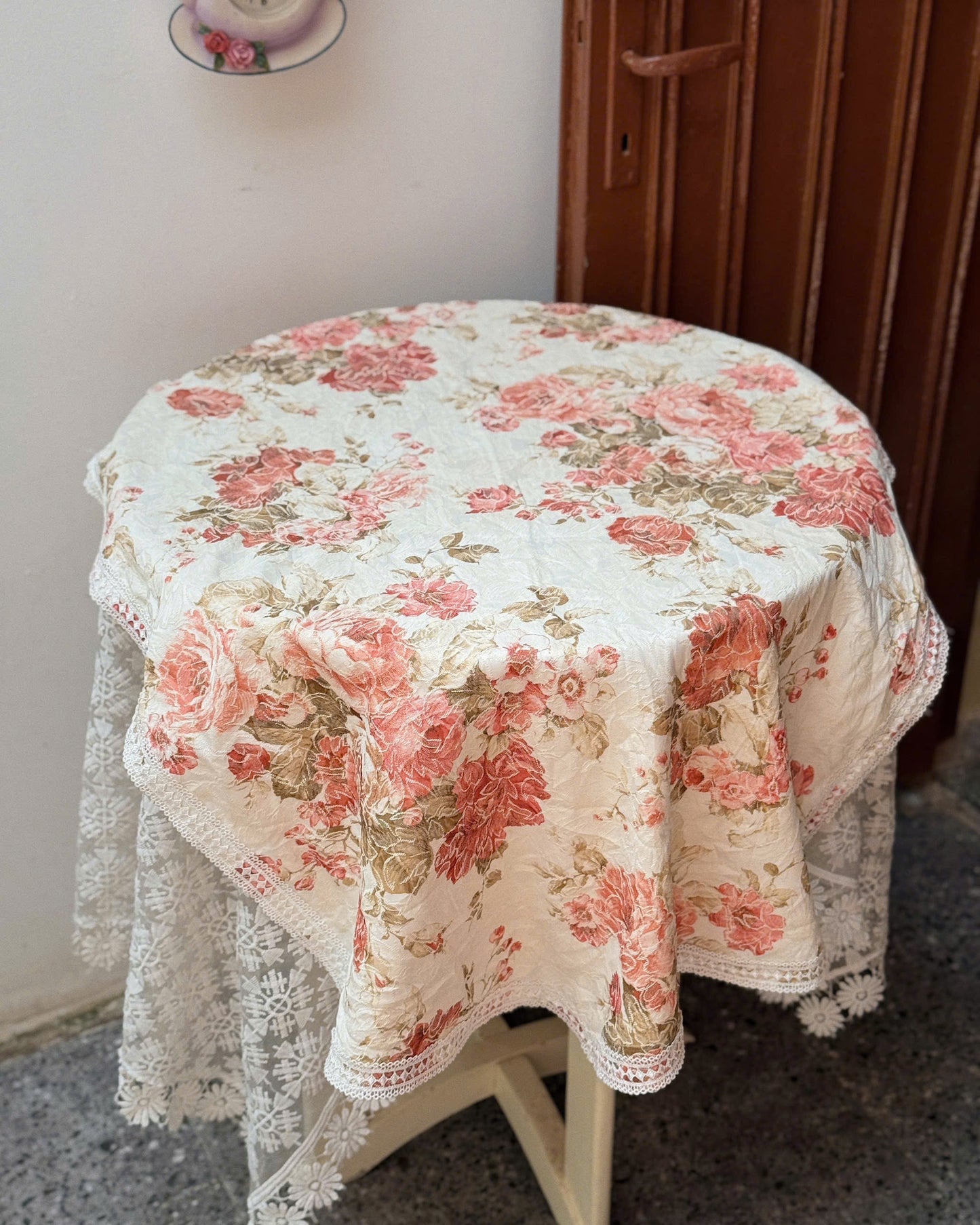 Vintage Roses Pattern Tablecloth