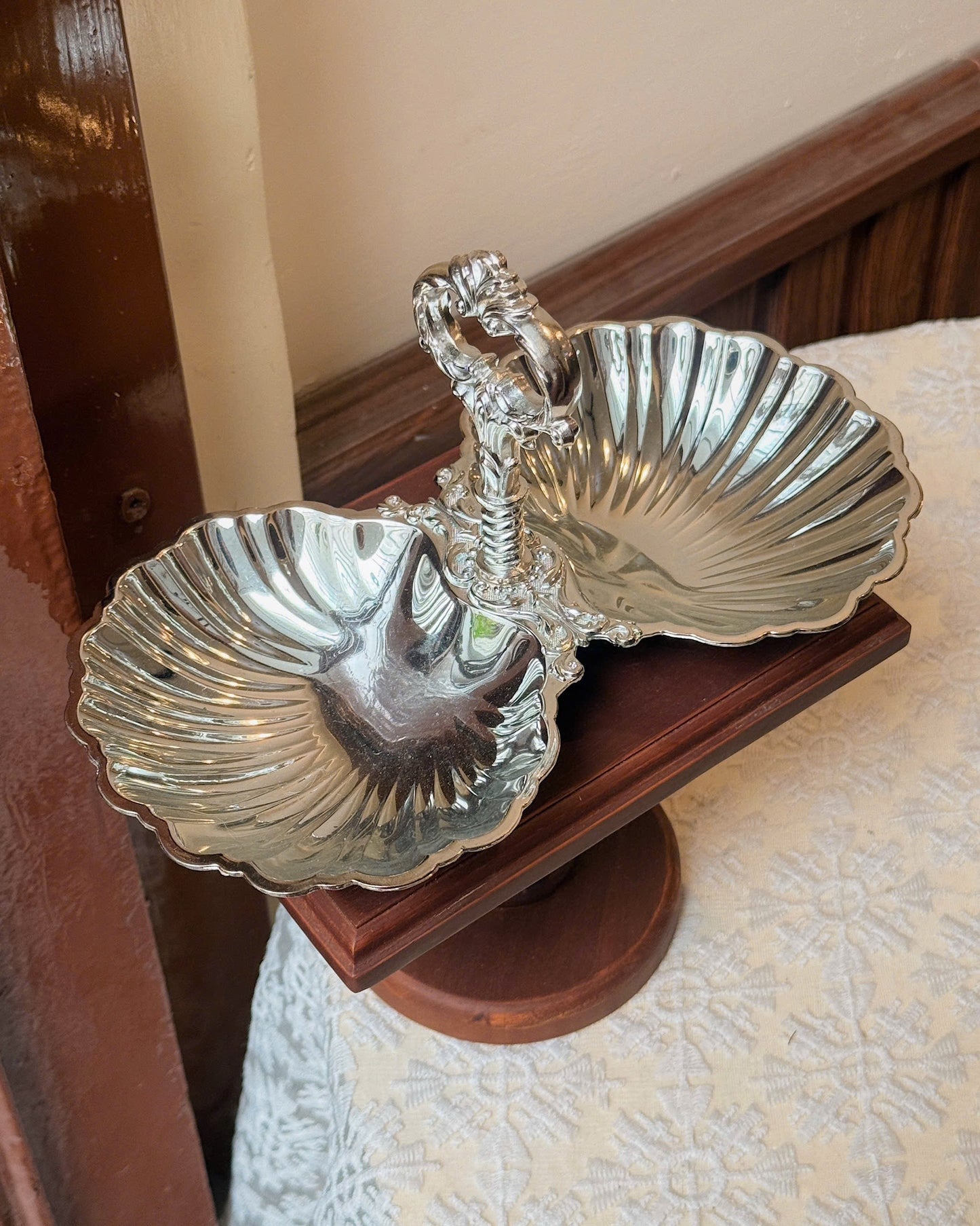 Double Divided Clam Shell Serving with Handle Silverplate