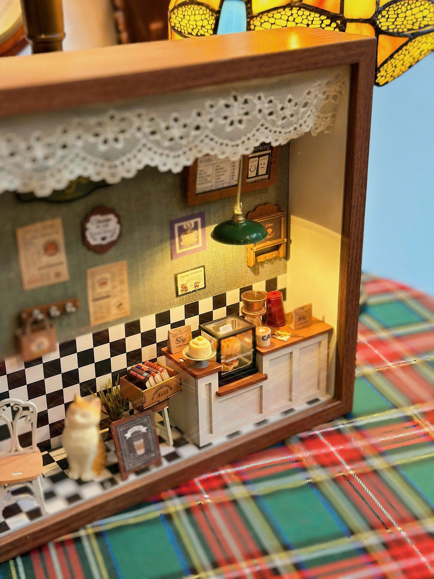 Miniature Roombox Watch - Coffee Shop 1