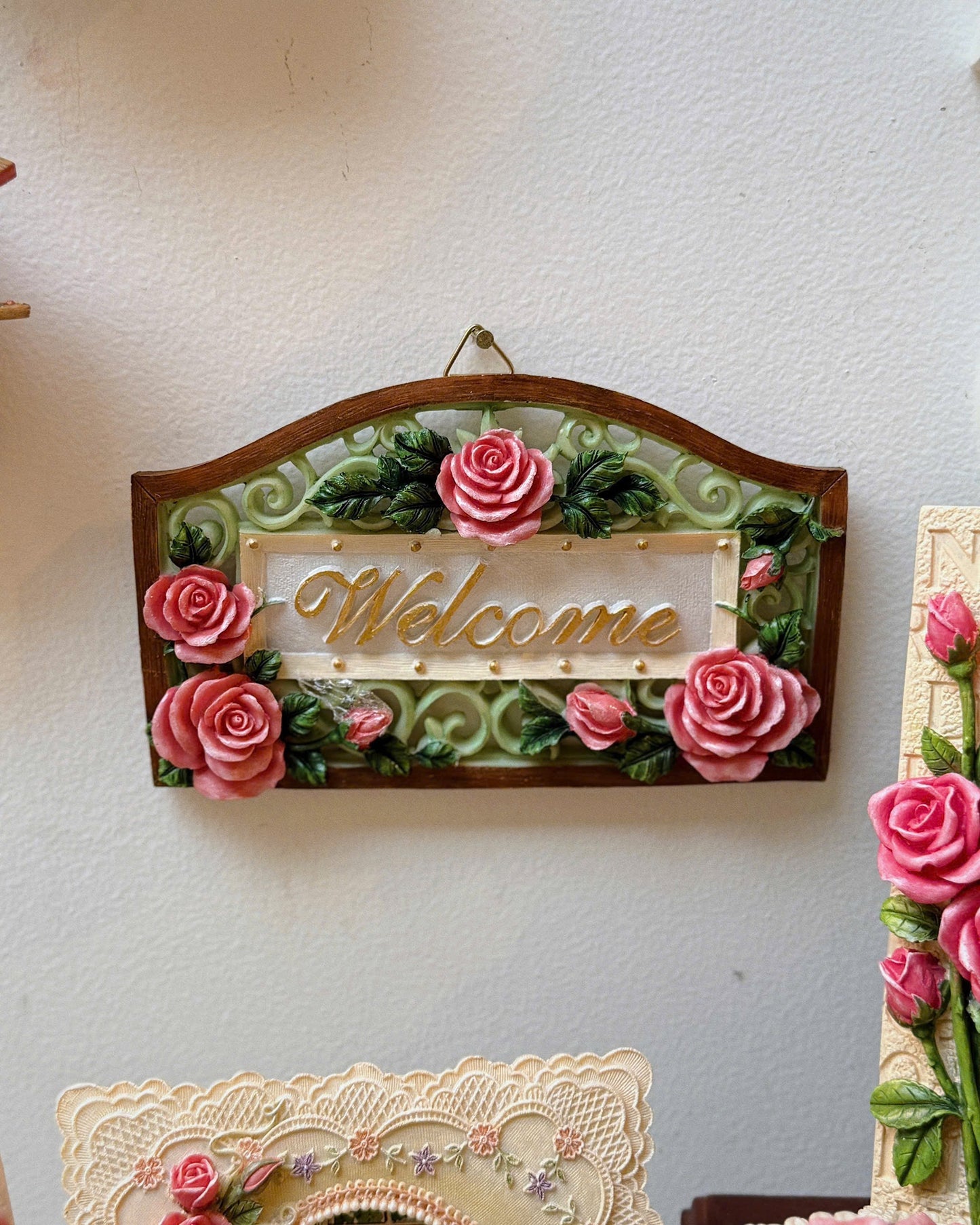 Rose Pattern Door Signade
