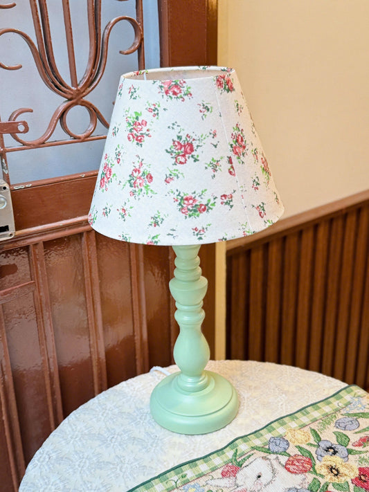 Vintage Style Floral Lamp - Pre-order
