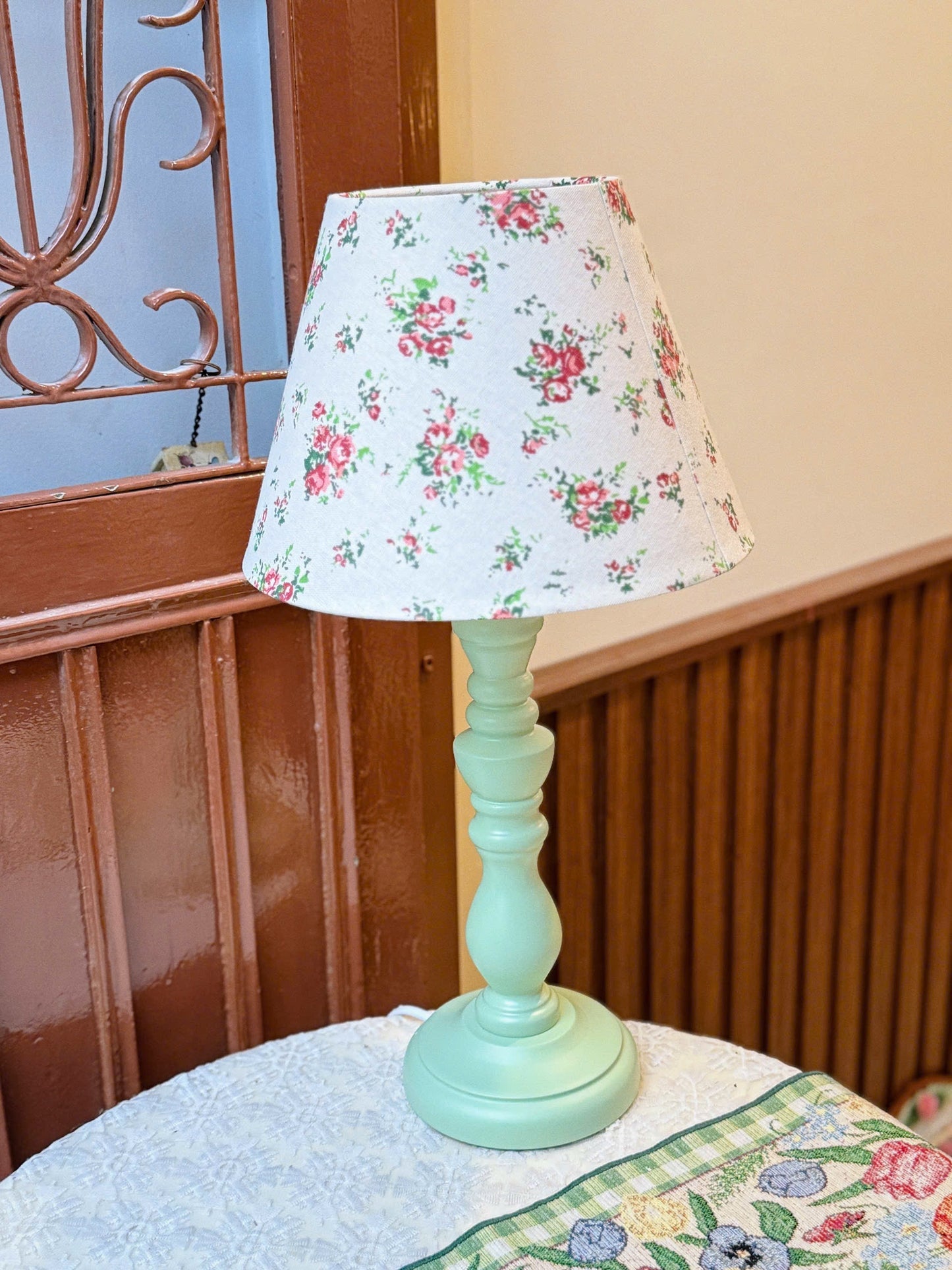 Vintage Style Floral Lamp - Pre-order