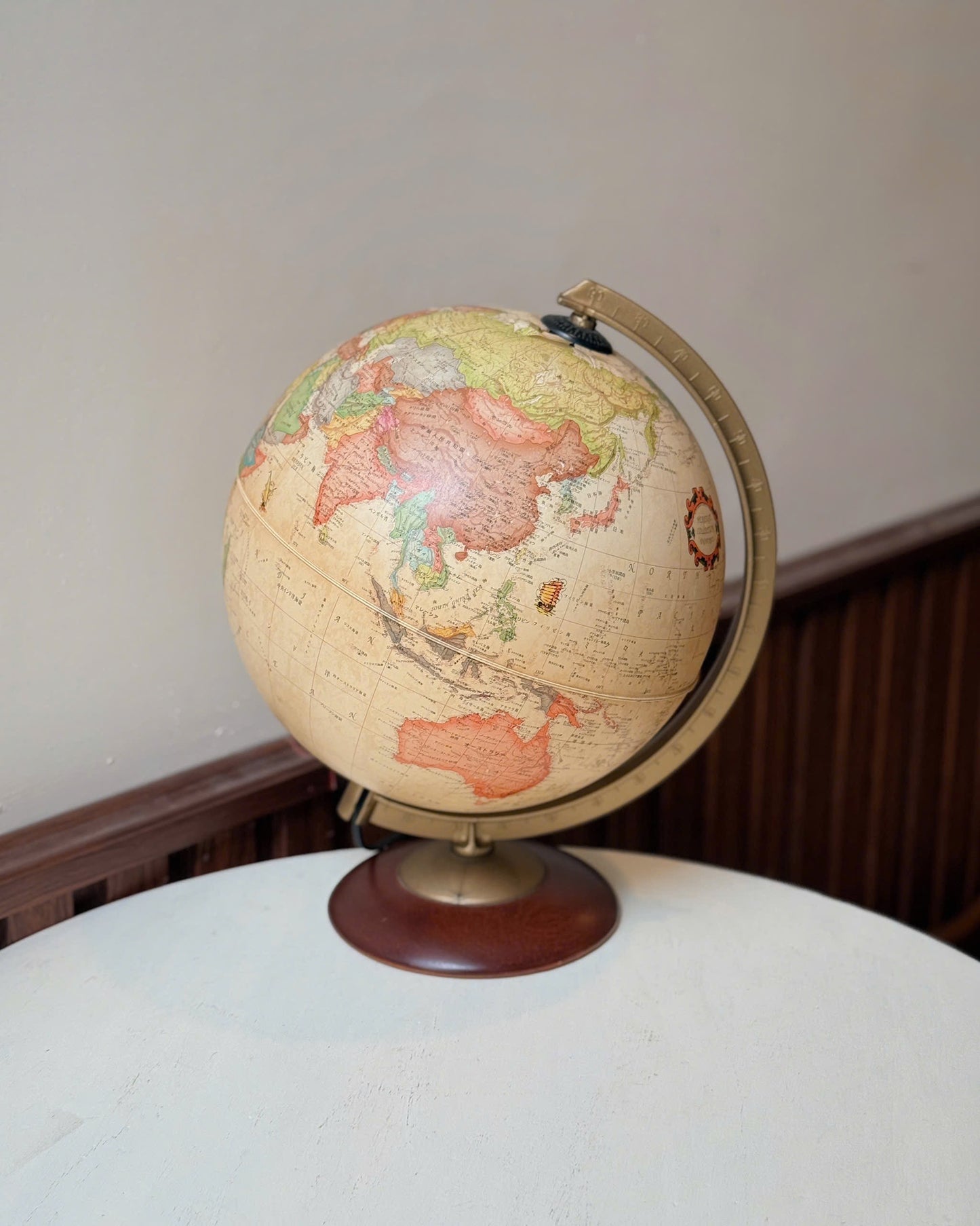 Vintage World Globe Lamp