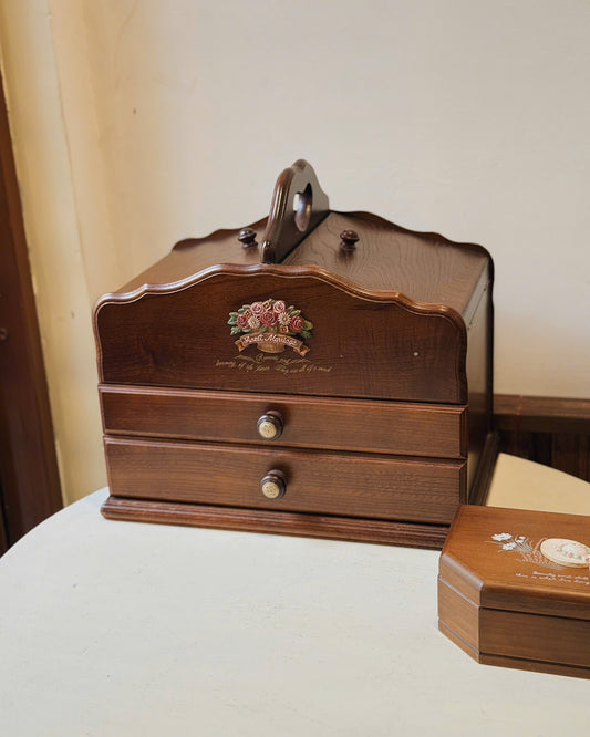 Make-up Vintage Wooden Box