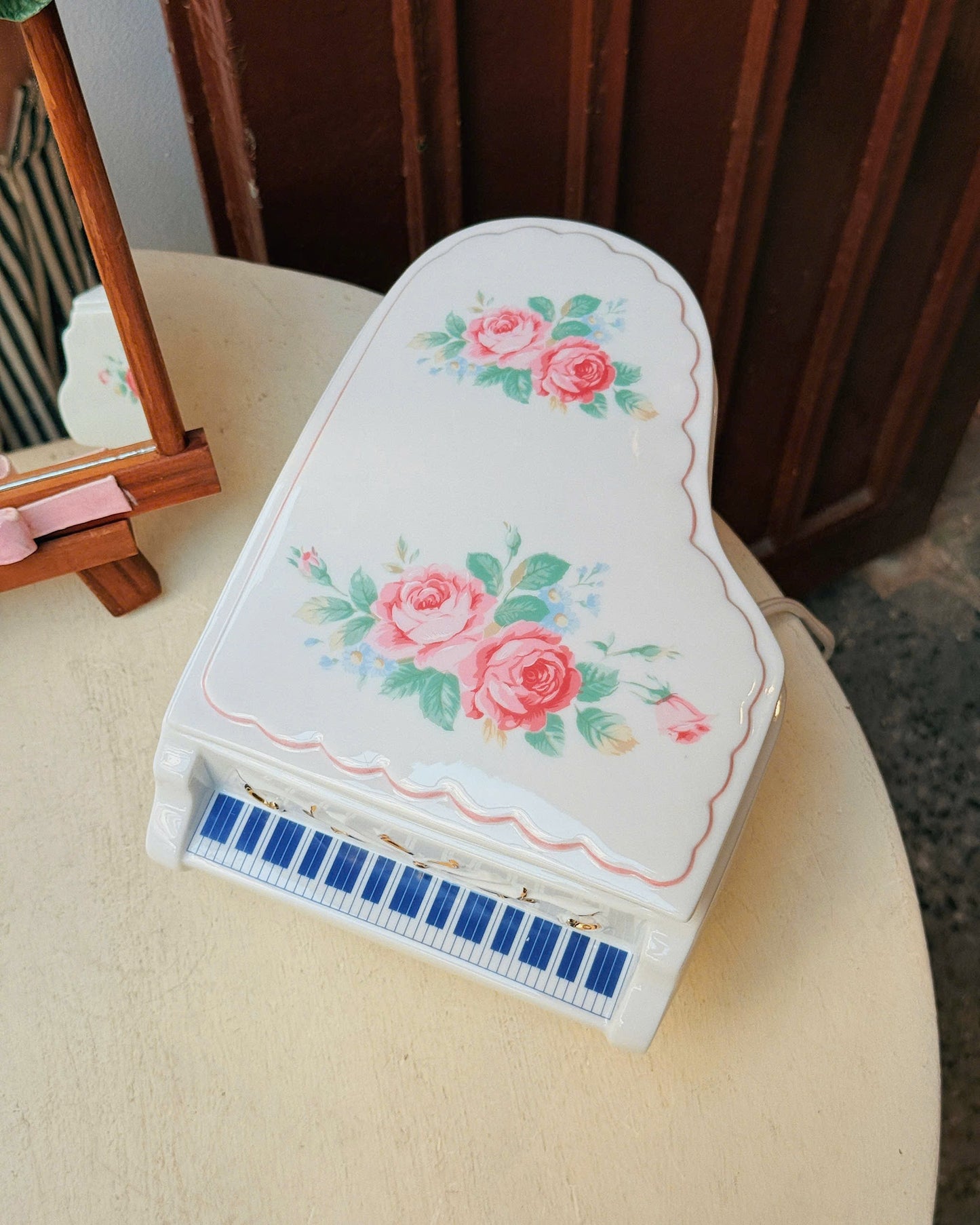 Roses Piano Lamp