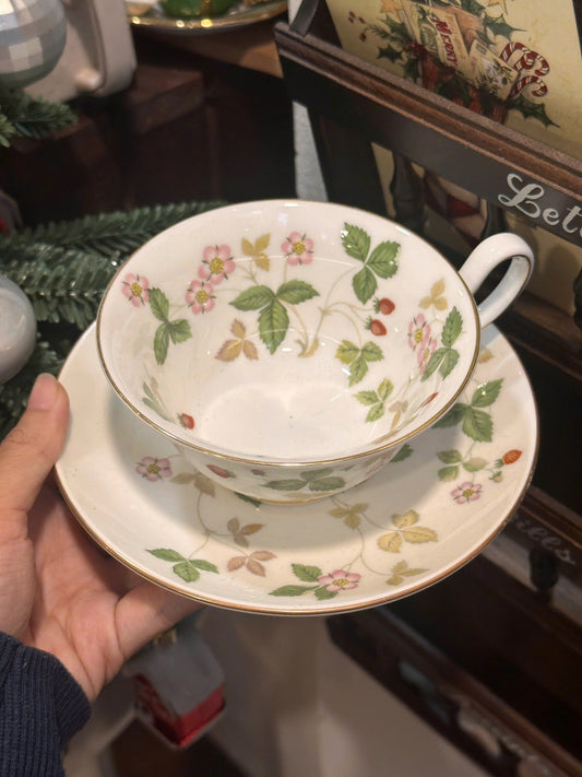 Sách tách họa tiết Wild Strawberry - Wedgwood