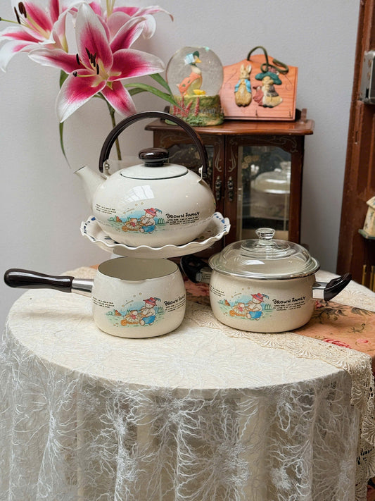 “Brown Family” Enamel Kitchenware