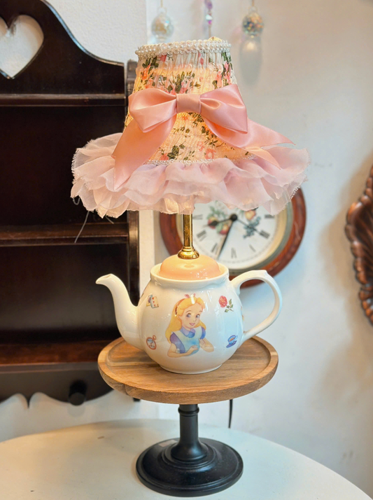 Đèn ấm hình Alice in the Wonderland - DISNEY - NORITAKE