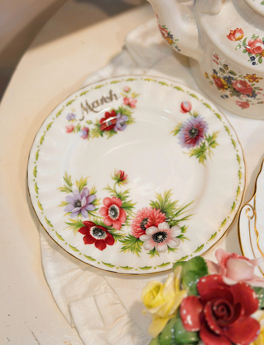 Dĩa họa tiết hoa ANEMONES - MARCH - ROYAL ALBERT