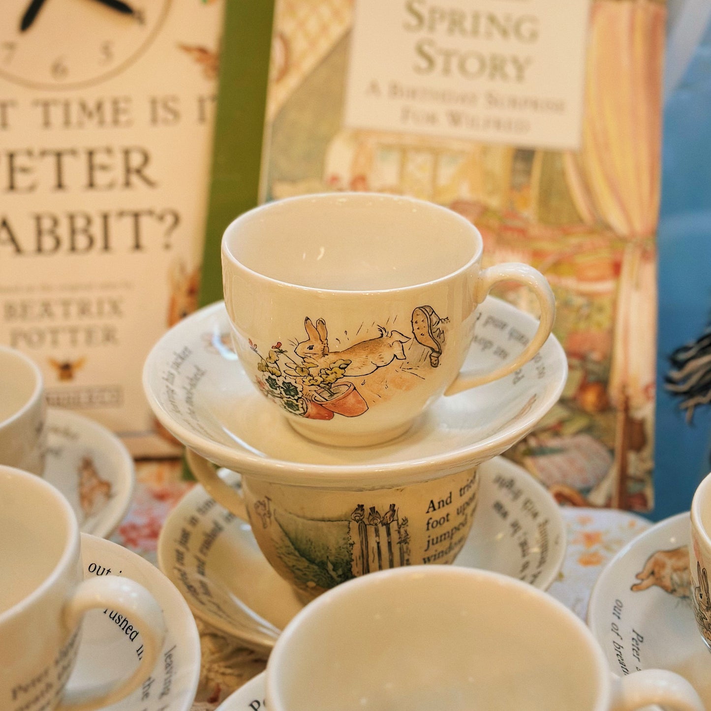 Bộ tách trà, ấm, khay bánh họa tiết Peter Rabbit - Wedgwood✨