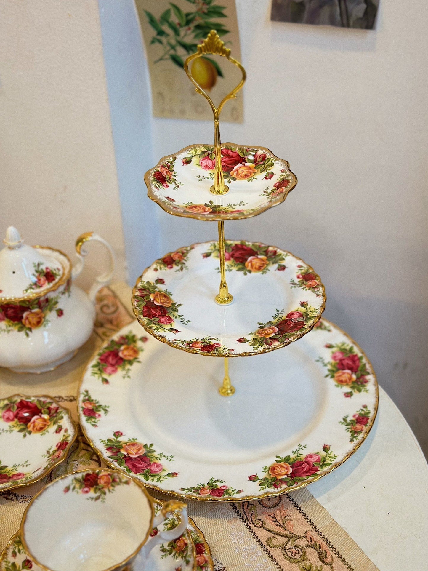 Bộ tách trà hoa hoạ tiết cổ điển Royal Albert 🌸
