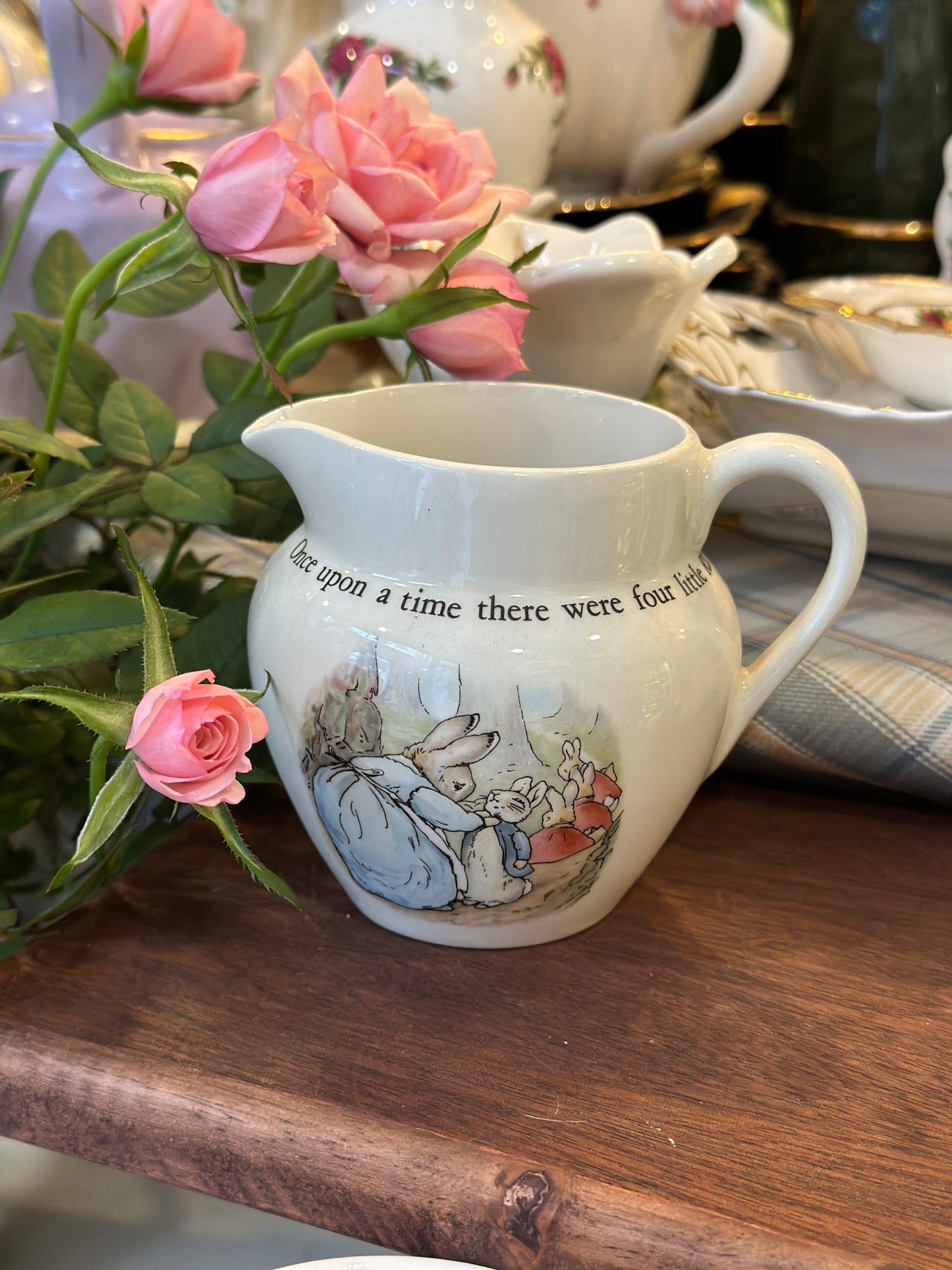 Bộ tách trà, ấm, khay bánh họa tiết Peter Rabbit - Wedgwood✨