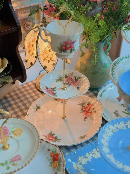 3 Tier B Floral Pattern Cake Stand