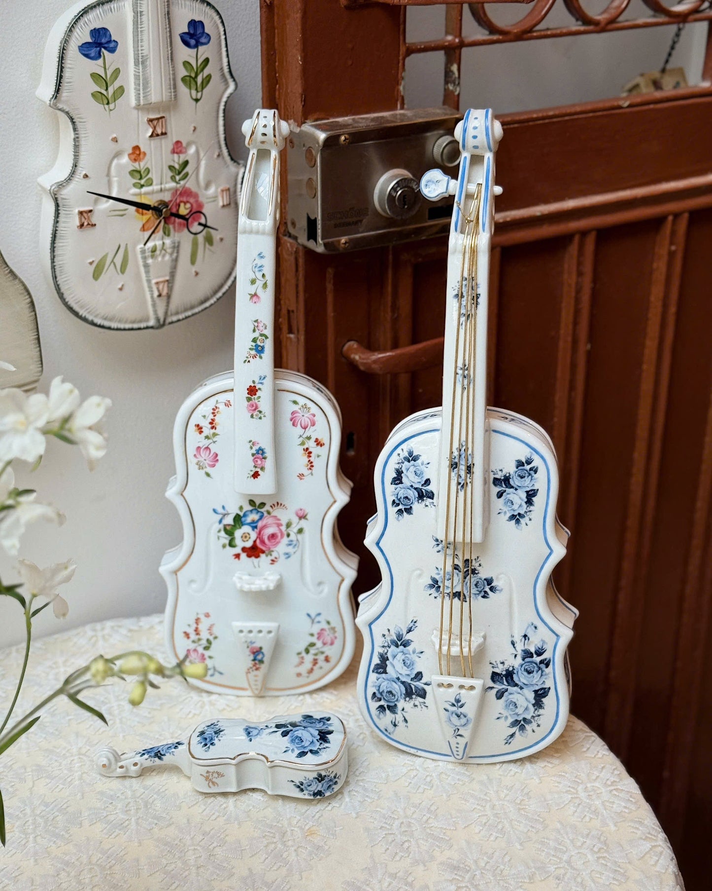 Vintage Violin Shaped Lamp