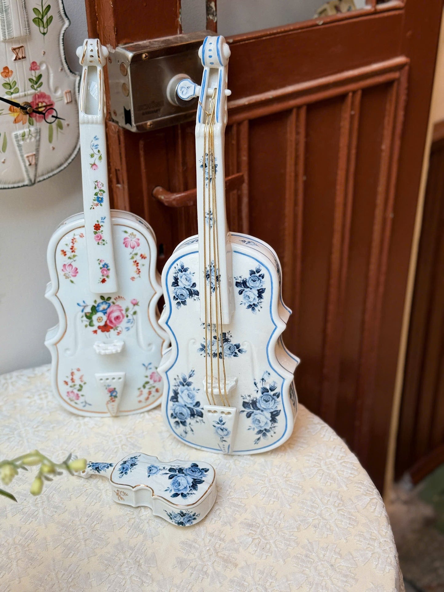 Vintage Violin Shaped Lamp