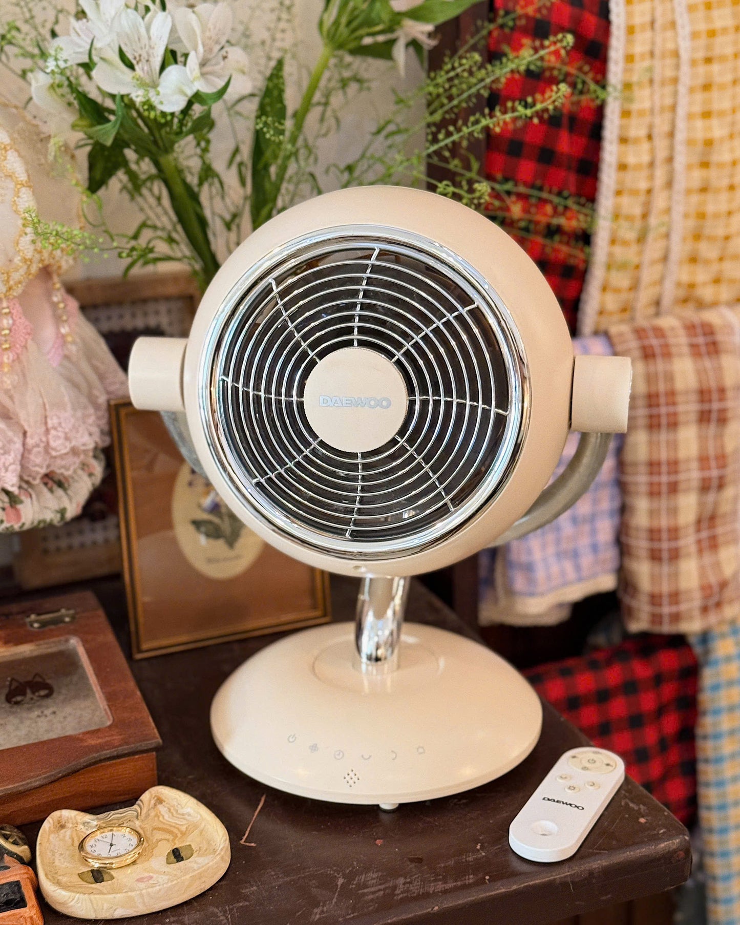 Daewoo Retro Cream Fan