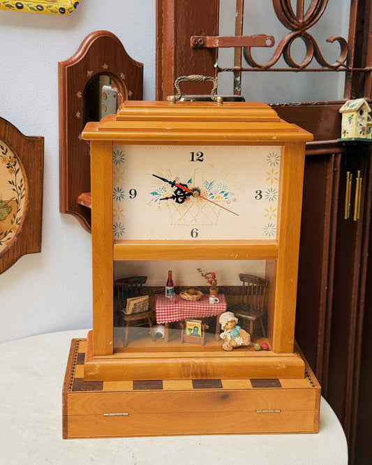 Homestead Memories Clock
