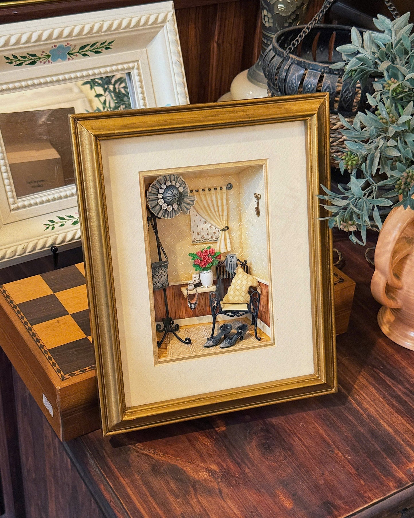 Vintage 3D Golden-framed Dressing Room