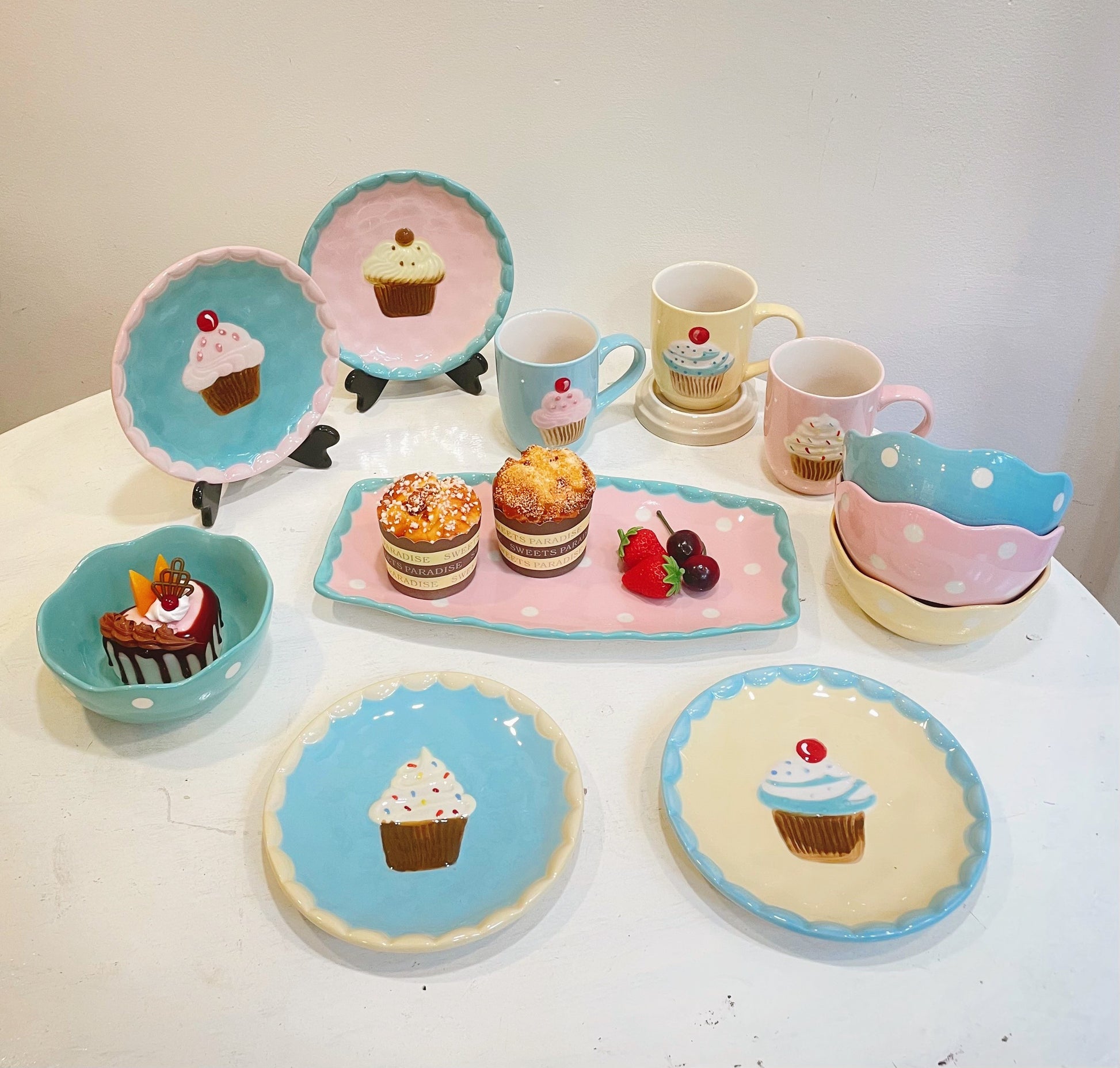 Bộ gốm sứ hoạ tiết bánh cupcake dễ thương – Magical Home Art